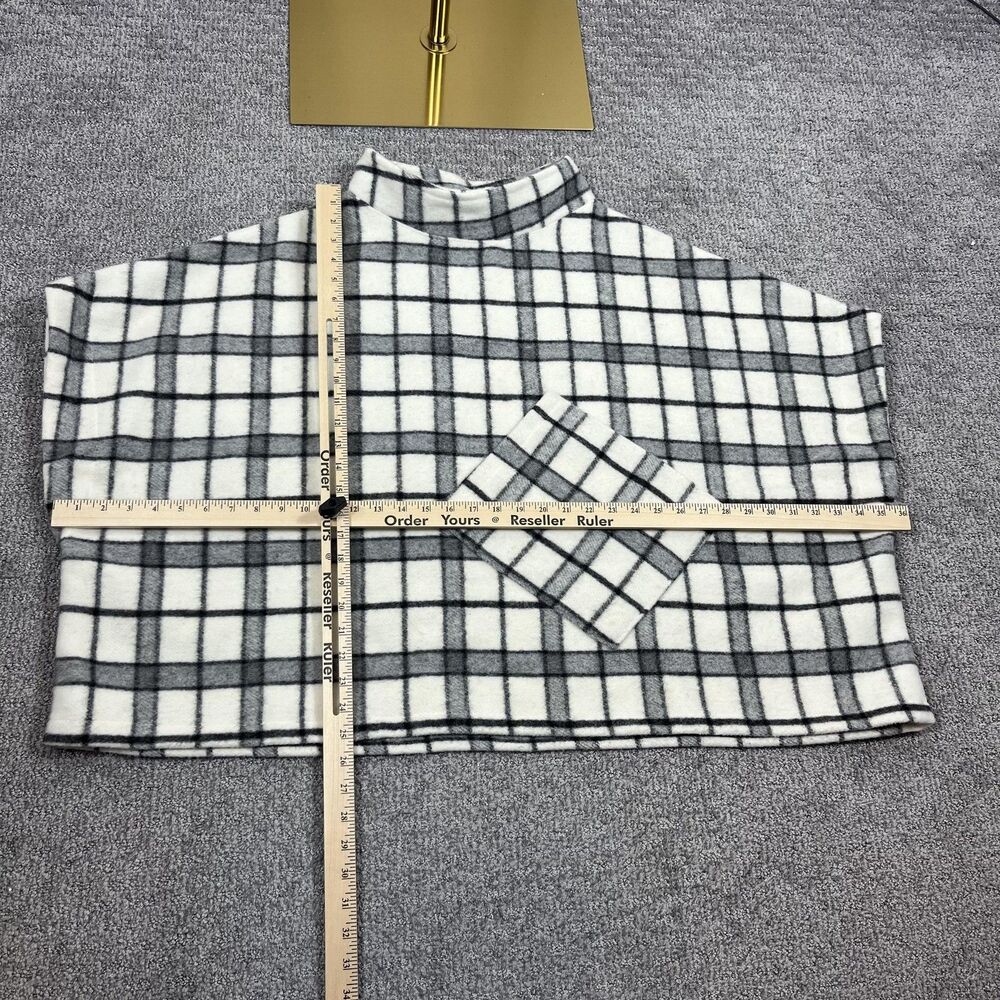 World Market Poncho Jacket Womens One Size White Plaid Fleece Pockets Boho - Picture 7 of 8